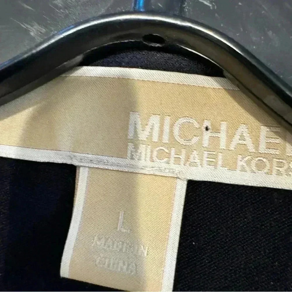 Michael Kors Women’s Blouse Size Large Navy Blue Cross Over Front Long Sleeves - Picture 6 of 8